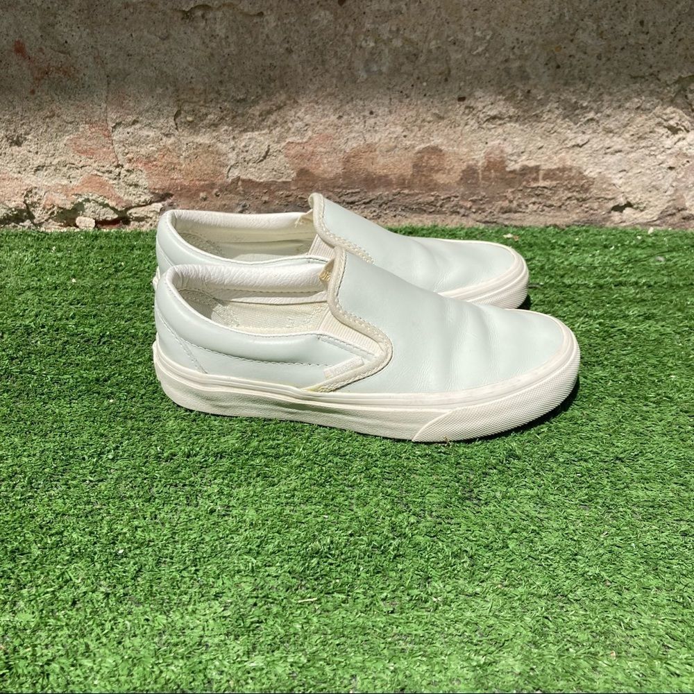 Womens vans slip on shoes size 5